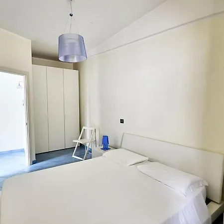 Sleeps 3 Air Con * Acciaroli
