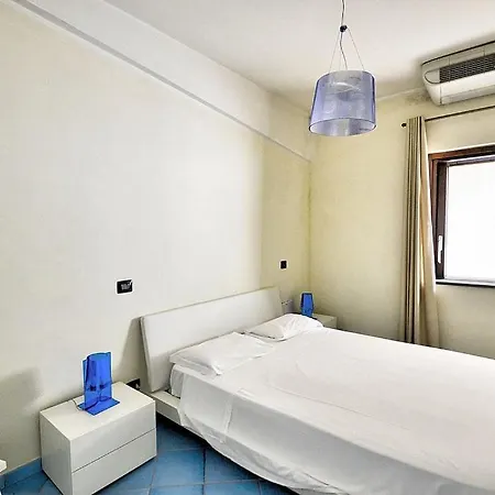 Sleeps 3 Air Con