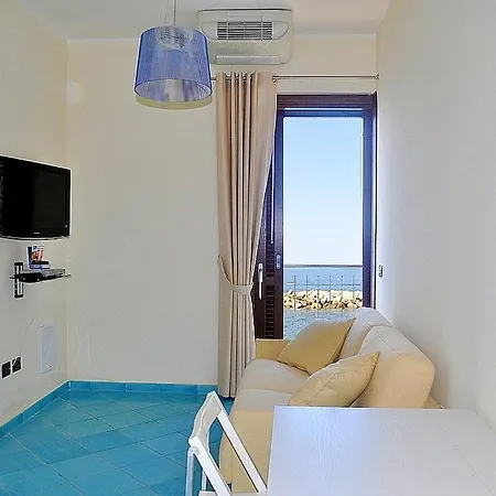 Lejlighed Sleeps 3 Air Con Acciaroli