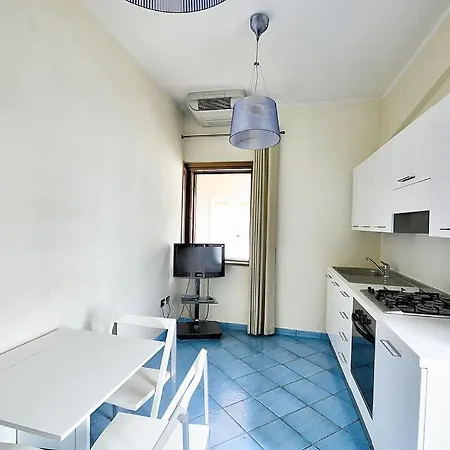 Sleeps 3 Air Con Acciaroli
