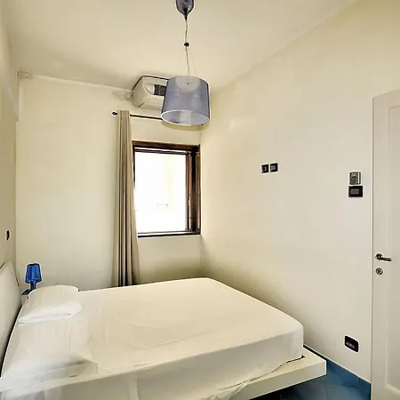 Lejlighed Sleeps 3 Air Con *