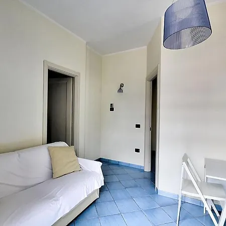 Sleeps 3 Air Con Acciaroli